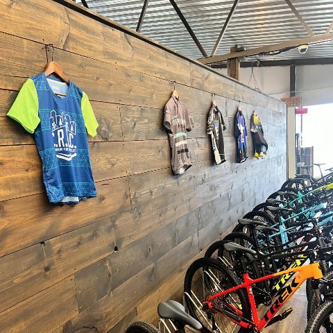 The C.R.E.C. jersey is displayed @onetencycles in Mendota Heights! OneTen has been a supporter of C.R.E.C. and has provided prizes for…
